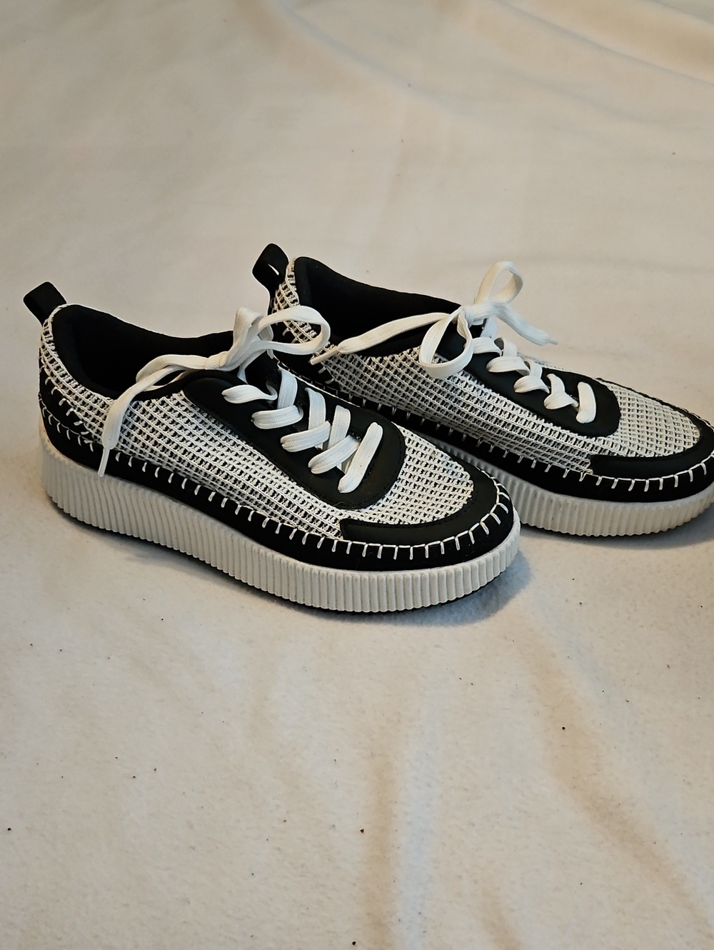 Nicole Miller New York Brita Sneakers